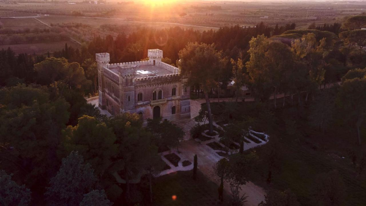 Castle Elvira - The Castle & The Cottage Trepuzzi Exterior foto
